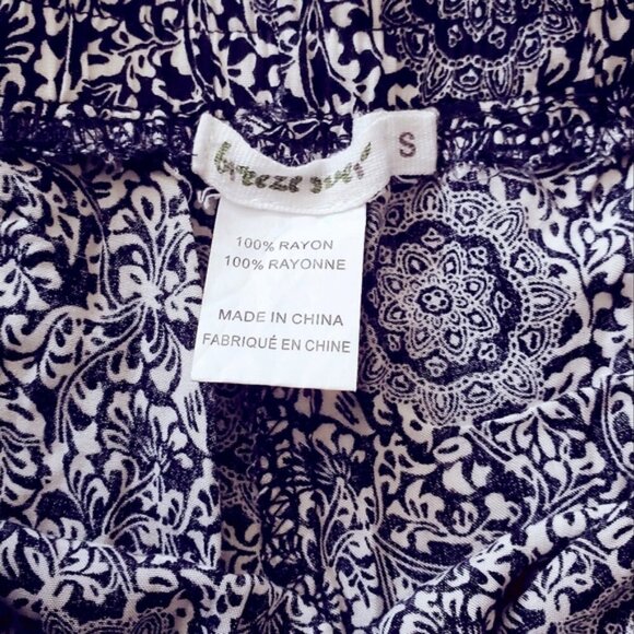 BREEZE EVER- Black/White Paisley Boho Resortwear Shorts Macrame Trim- S - Picture 11 of 11